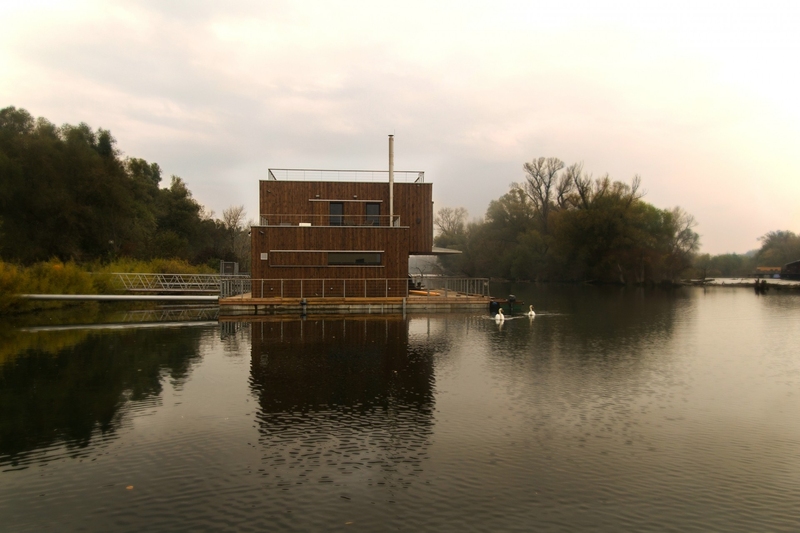 Drevostavba roka 2015 HOUSEBOAT