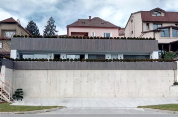 Moderný terasový dom na Orave - Drevený obklad natieraný OSMO Terasovým olejom (odtieň 019 Sivý)