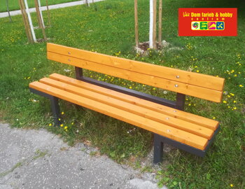 Lavička ošetrená OSMO: Impregnácia 4001, Vosk na rezné hrany 2x, Ochranná olejová lazúra 728 - céder 1x - aplikácia nanášacím rúnom, následne 2 x UV Ochranný olej 420 - aplikácia nanášacím rúnom Lavička ošetrená OSMO: Impregnácia 4001, Vosk na rezné hrany 2x, Ochranná olejová lazúra 728 - céder 1x - aplikácia nanášacím rúnom, následne 2 x UV Ochranný olej 420 - aplikácia nanášacím rúnom